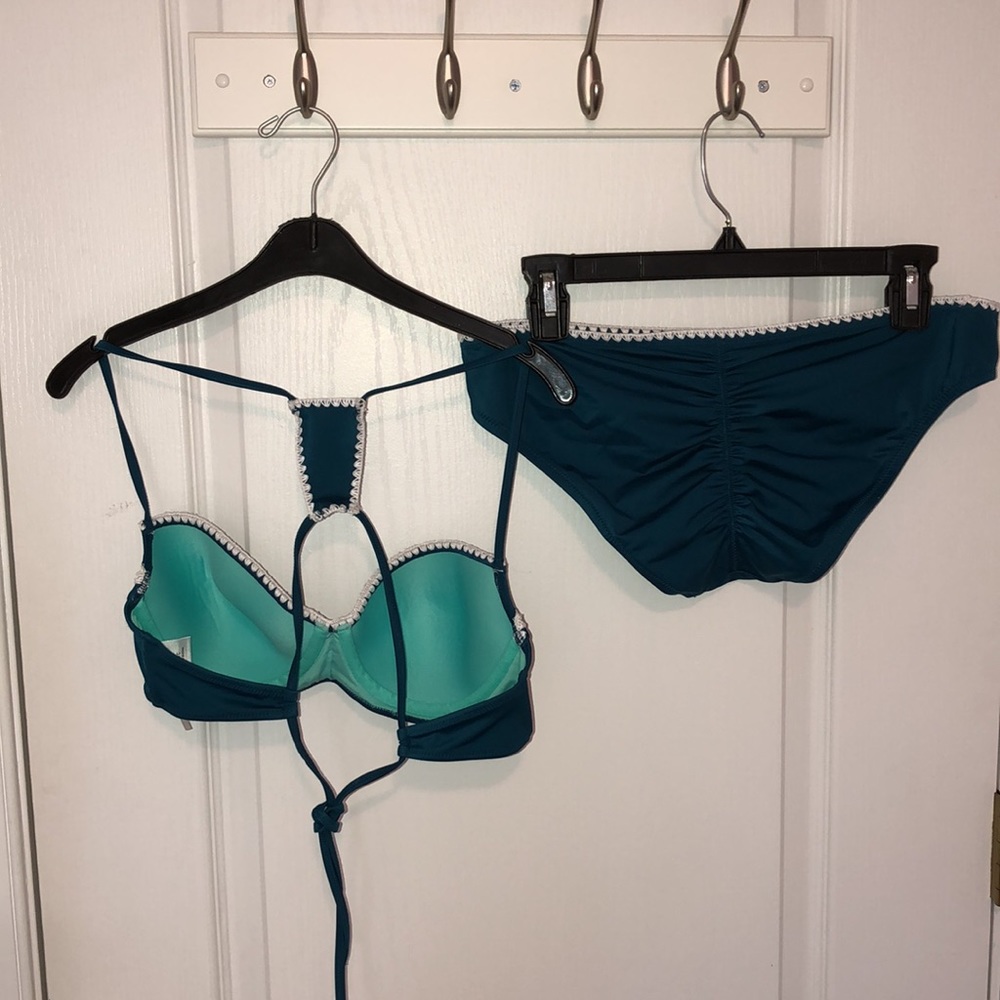 bikini - Picture 2 of 6